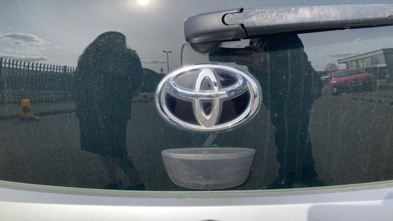 Toyota Aygo 1.0 VVT-i X-Play 5dr x-shift Petrol Hatchback